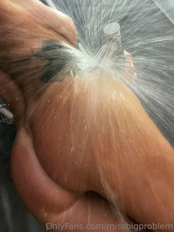 Kolik z Vás má rádo fotky a videjka ze sprchy? 😋😋😋