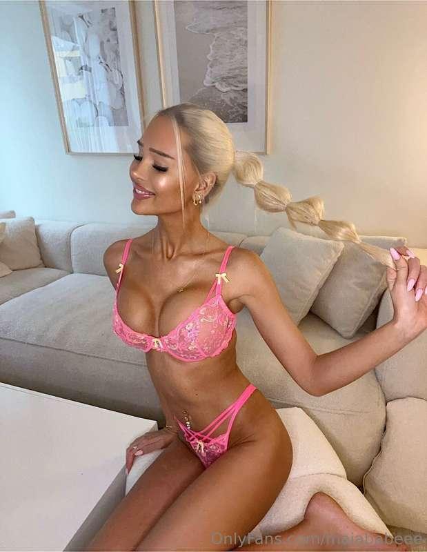 pull my ponytail baby, please 😇💛