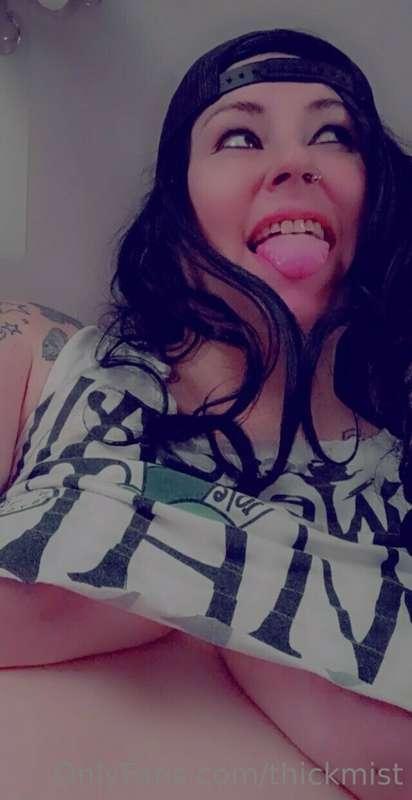 Don't forget to tip your favorite milf on Monday 😜