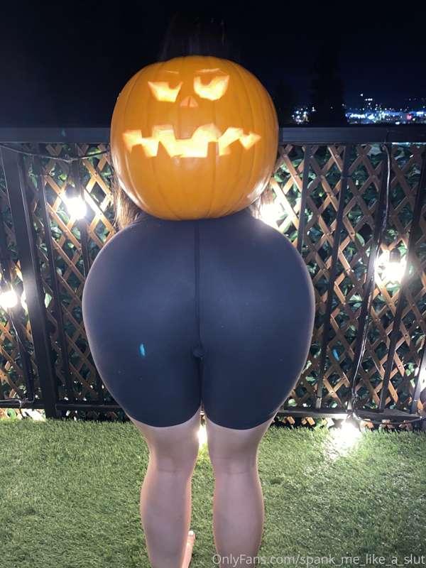 Could you keep the pumpkin balanced on my ass, the whole tim..