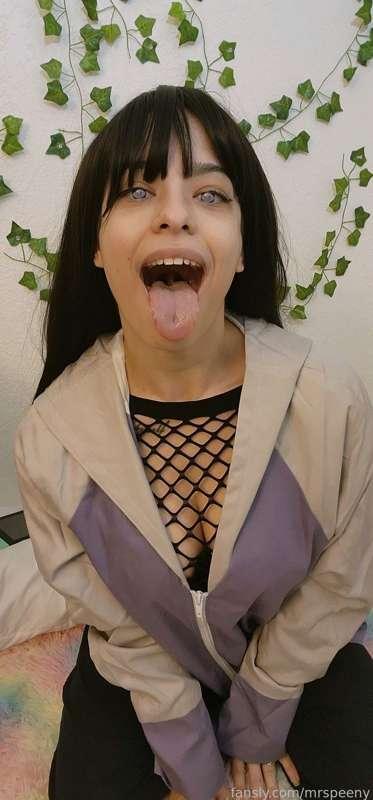 What hole would you put it in? Which one?
#fyp #cosplay #petite #bigtits #latina #romanian #ahegao #fishnet 