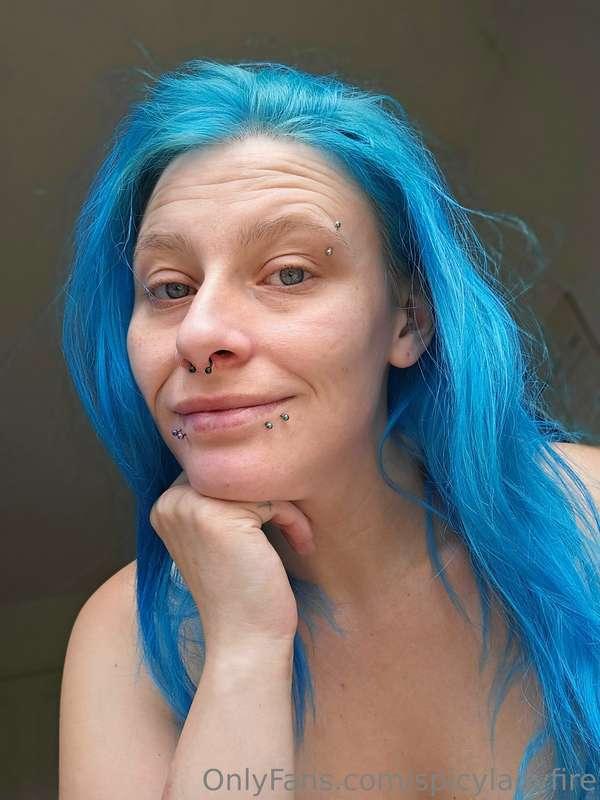 Rocking that freshly fucked bedhead look 😅