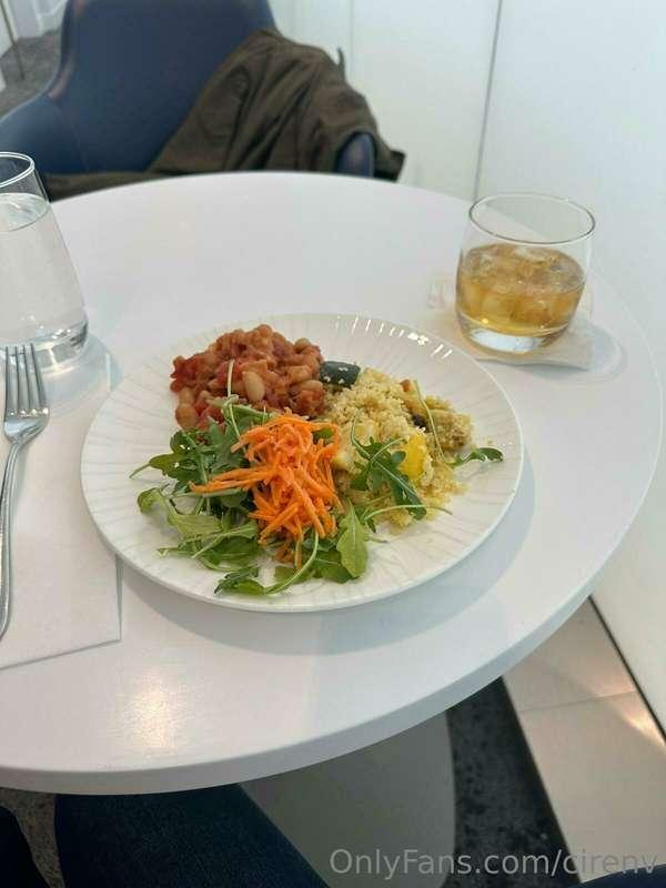 Refueling myself. Love a beautiful plate of food. ☺️🍽️
