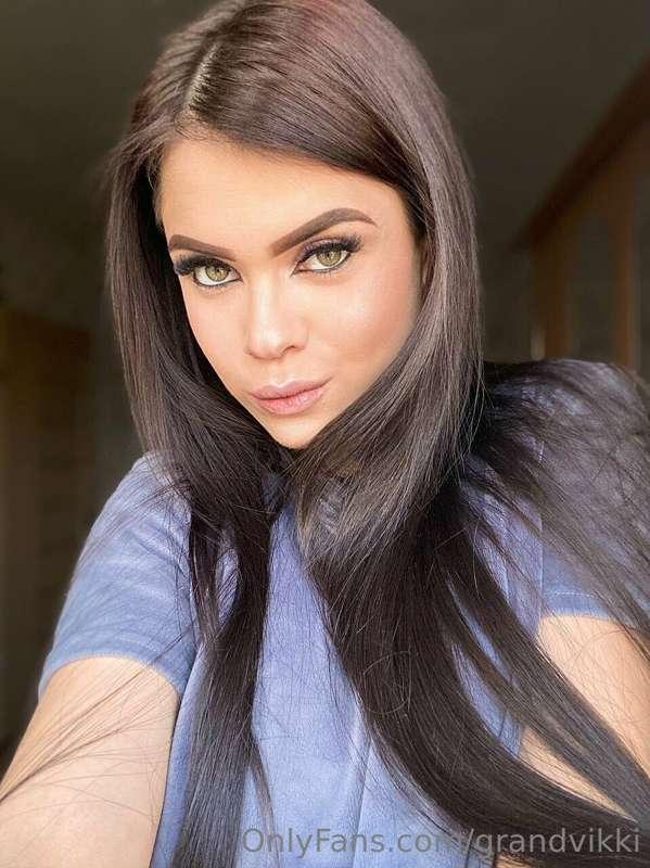 Doing different makeup looks is a great way to relax and tak..