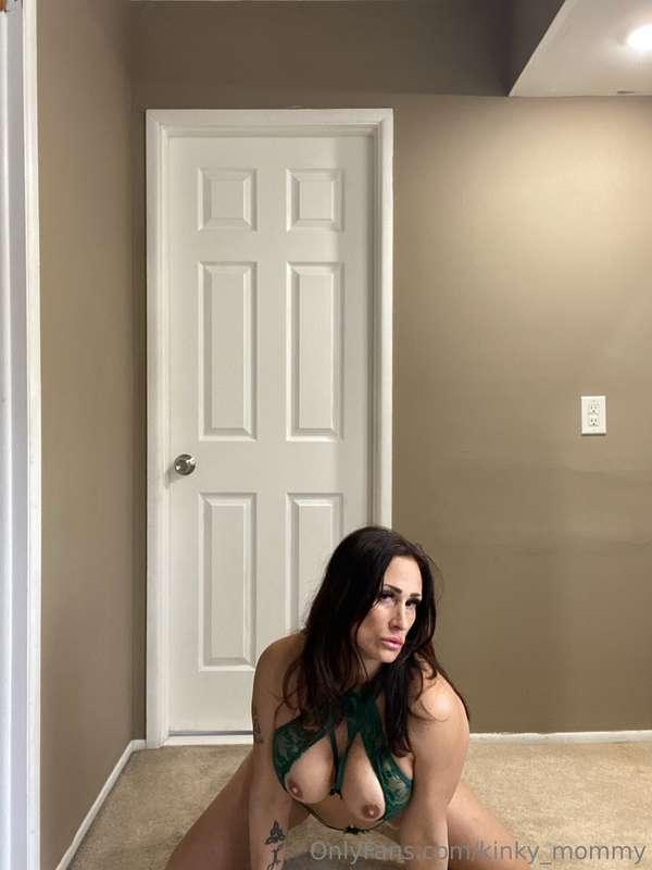 This cougar is cumming right for you