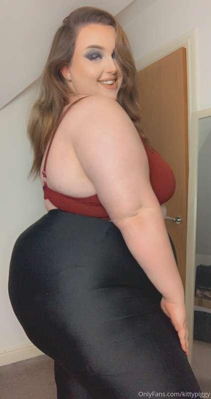 and she got the booty toooooo! 😂🐷