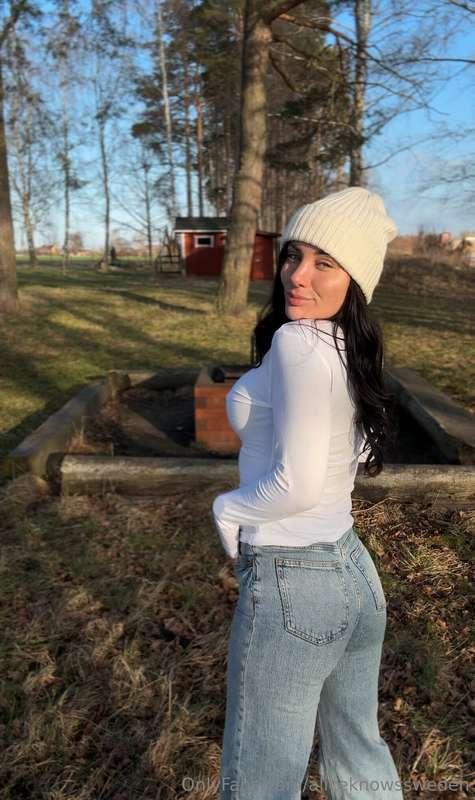 Winter breeze, flirty tease 😉