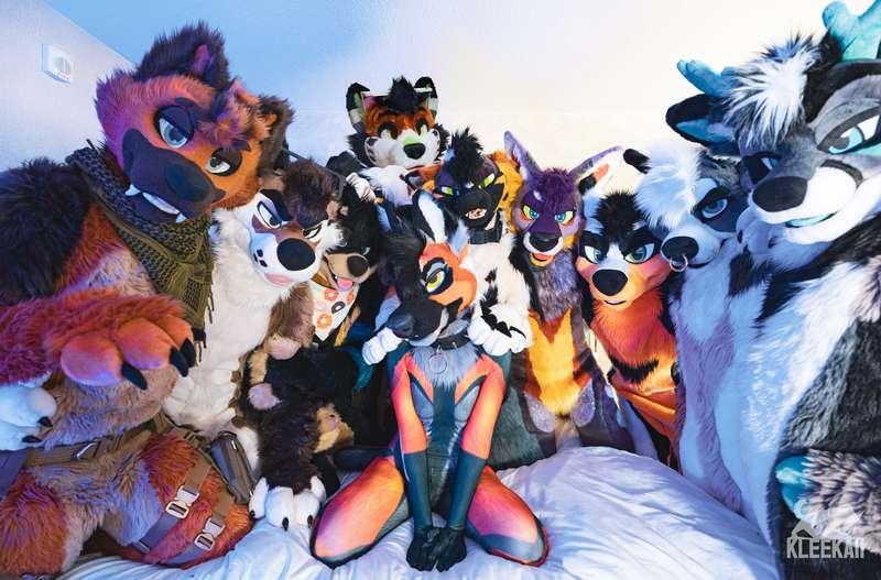 So... We ran the biggest fursuit train... EVER 🚂10 fursuiter..