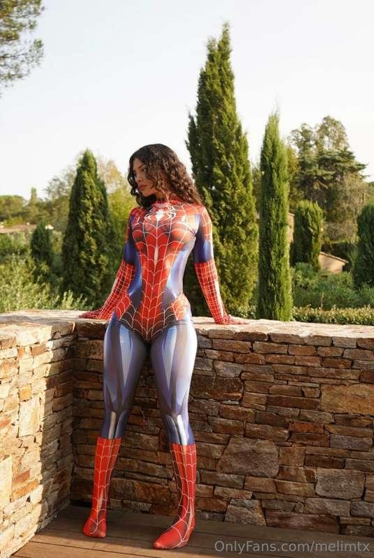 Only VIPs will see Spider Meli in action 🥵🤭👀 🕷️
