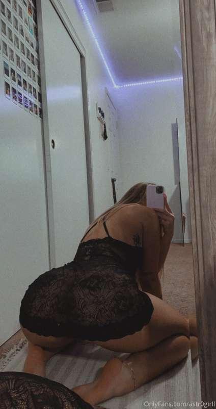 Let me know if the comments if you’d cum to my Live Show Thu..