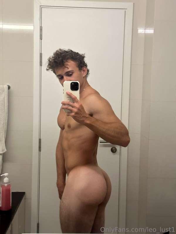 Let me bend you over this sink and remind you who your favor..
