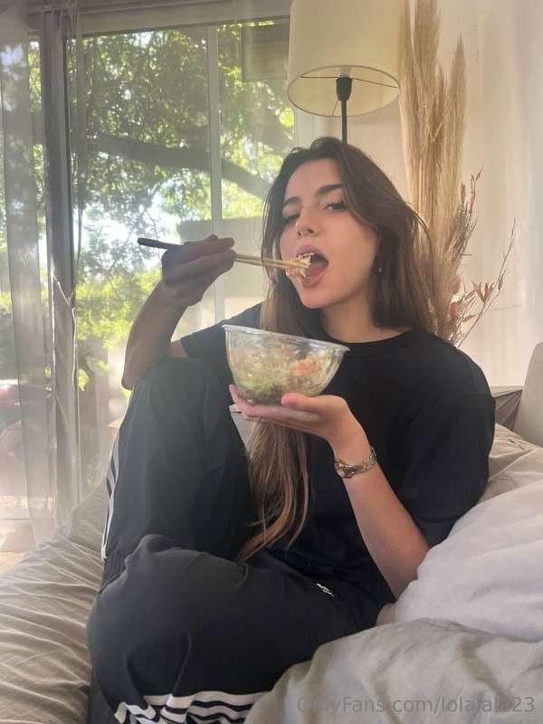 I love sushi bowls with all my heart 🥹🍣 It’s my comfort food..