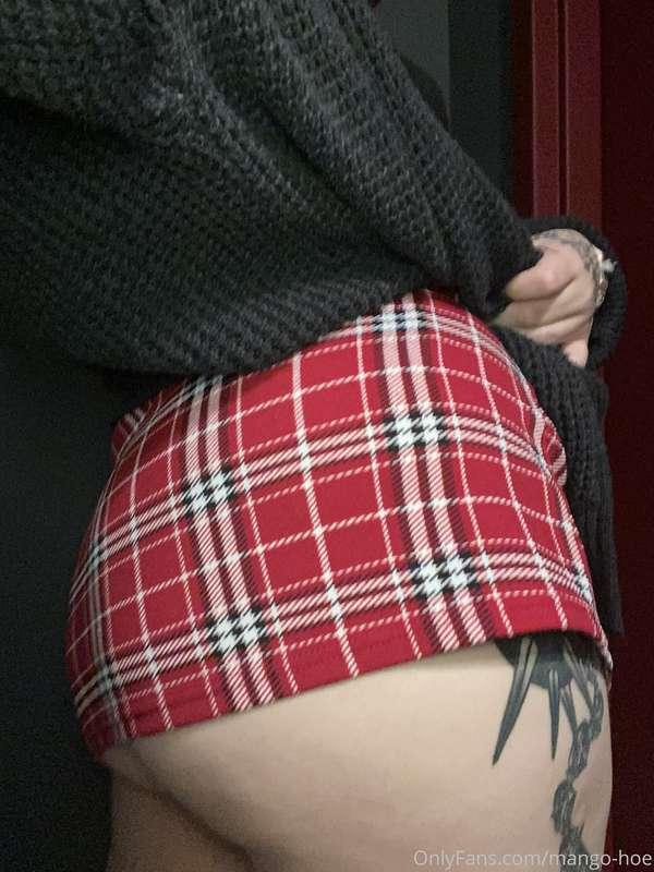 Omg idk why everyone was staring at my ass at work yesterday..