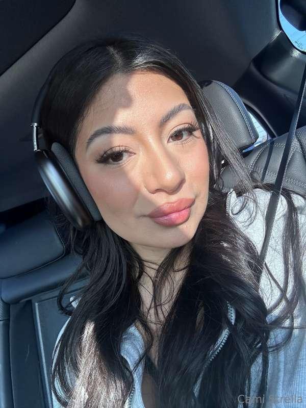 what song do you think i'm listening to??