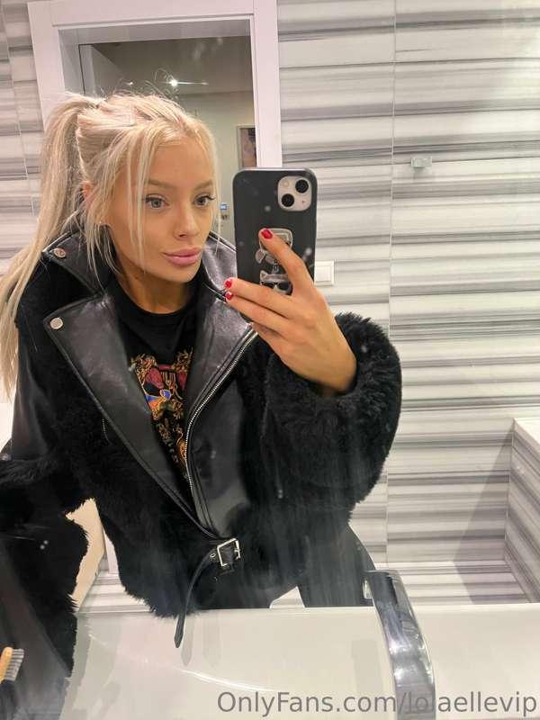 Feeling great today,😍 look good with this jacket? 💕
Or did I..