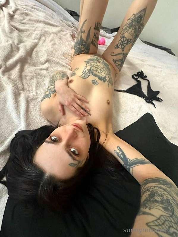 🍓DON'T MISS @weird_bunny THIS HOT PUSSY😻 😋Follow @weird_bunn..