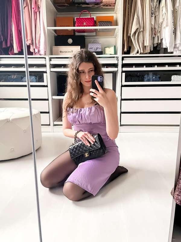 Do you like the fact that I will only upload pictures of this outfit exclusive here on Patreon? 😉