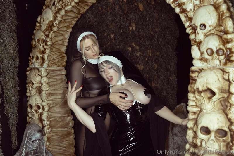 Happy Halloween! It’s been 31 days of endless cosplays, spoo..