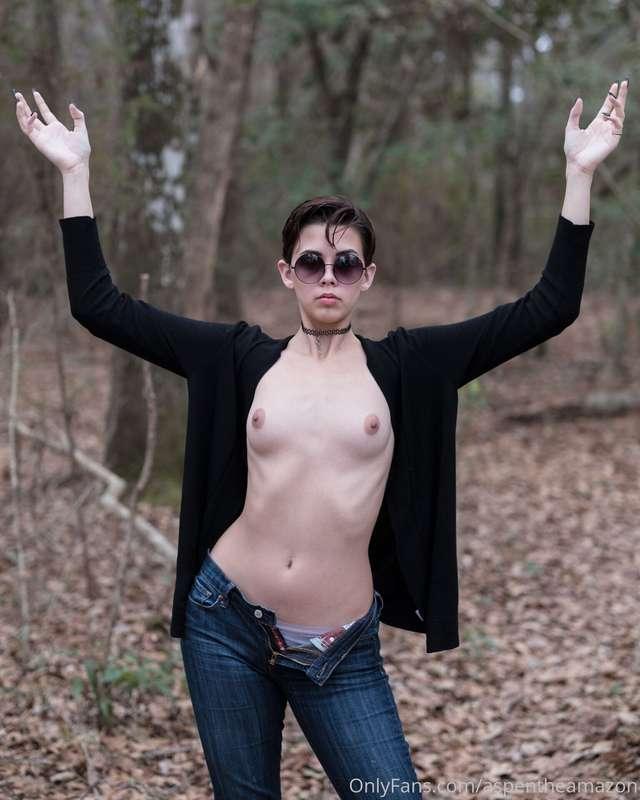 I can hold a lot with my hands 😏
