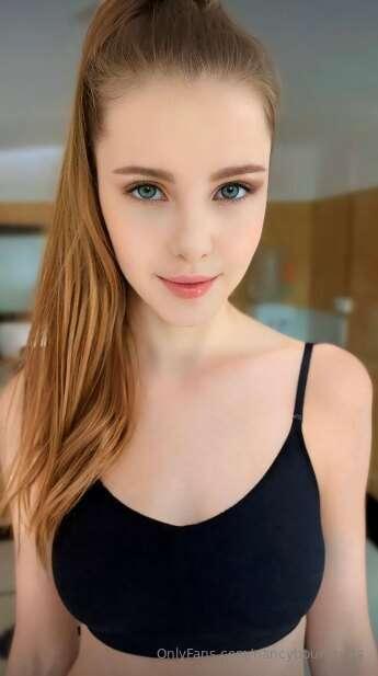 Your home girl 🎀 @elenarossfree 🎀 she is waiting for you for..