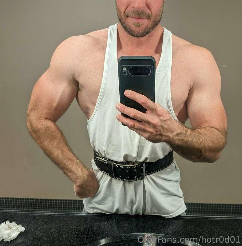Trying to decide if I should bulk or cut 🤔