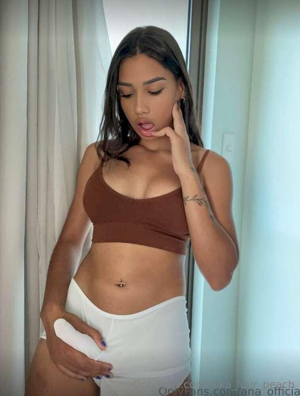 FREE SUBSCRIPTION 🫦The hottest girl with big tits @ana_offic..