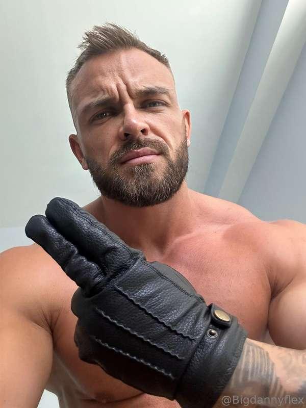  What about two fingers ? 😈 DM Me!