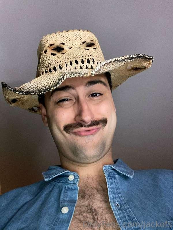 ***YEE-HAW COWBOY***🤠 
Si t'es un fan de country, ces photos..