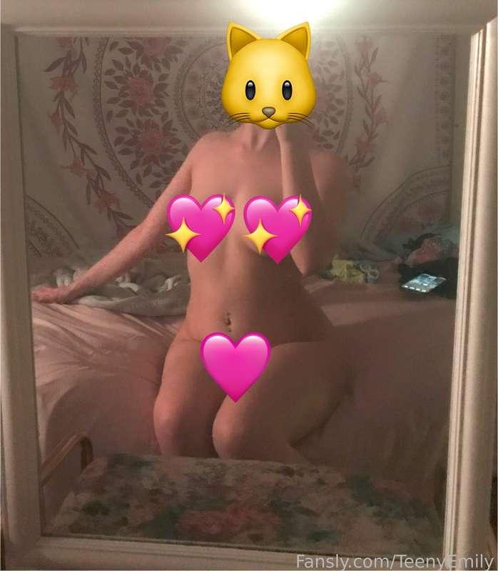 New mirror pics 🥰
#18 #19 #college #young #petite #nudes #ddlg #teen #boobs #selfie
