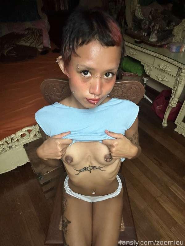 this tomboy cumslut wants to drain your cock, sir ◟(๑•͈ᴗ•͈)◞ i need every single drop of it in each of my holes!

~~~
#fyp #Asian #Filipina #shorthair #pierced #tattoos #tomboy #petite #tight #skinny