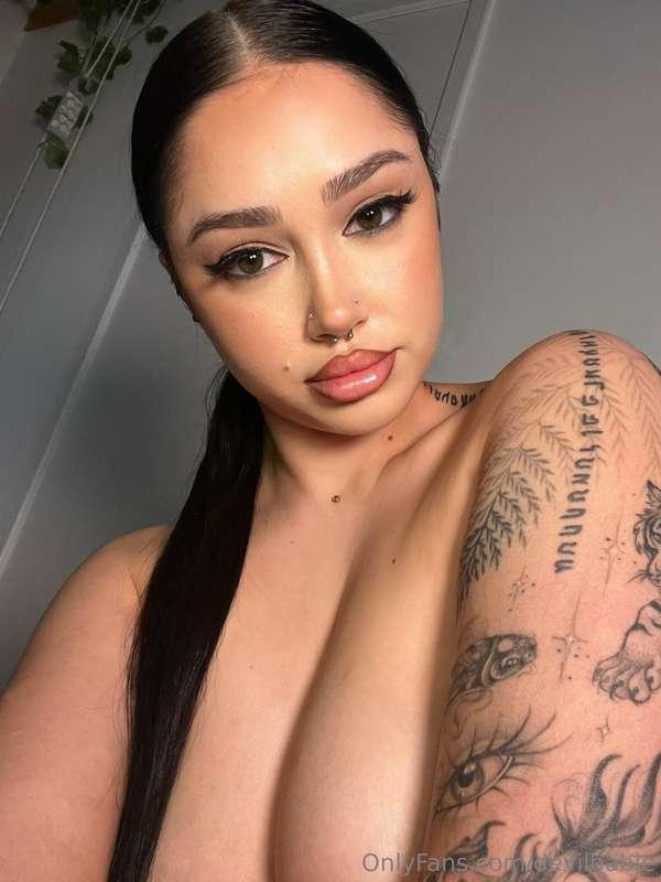 bet you wish you could uncrop this pic 