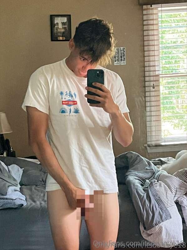 just enough skin, too much temptation🍆