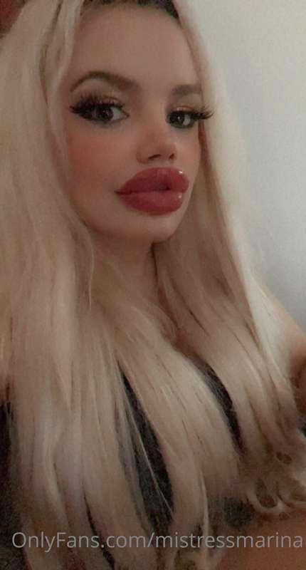 bombshellchloe1 image #0
