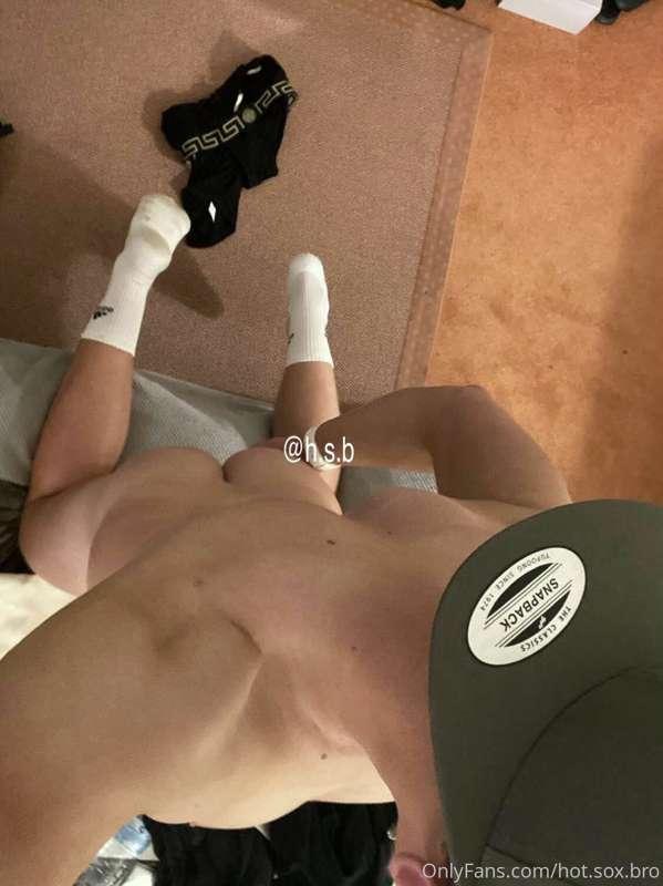 I love to show off my booty! Hope you enjoy the pics !!