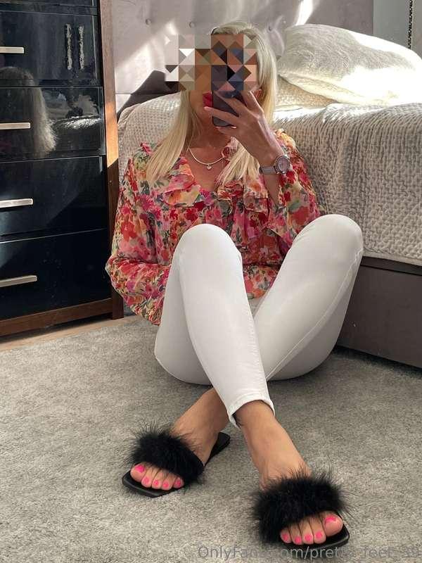 Happy Monday my luvs 💗