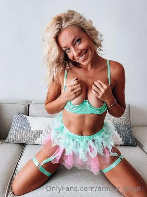 Anal artist @monroeglam will please you with her body and he..