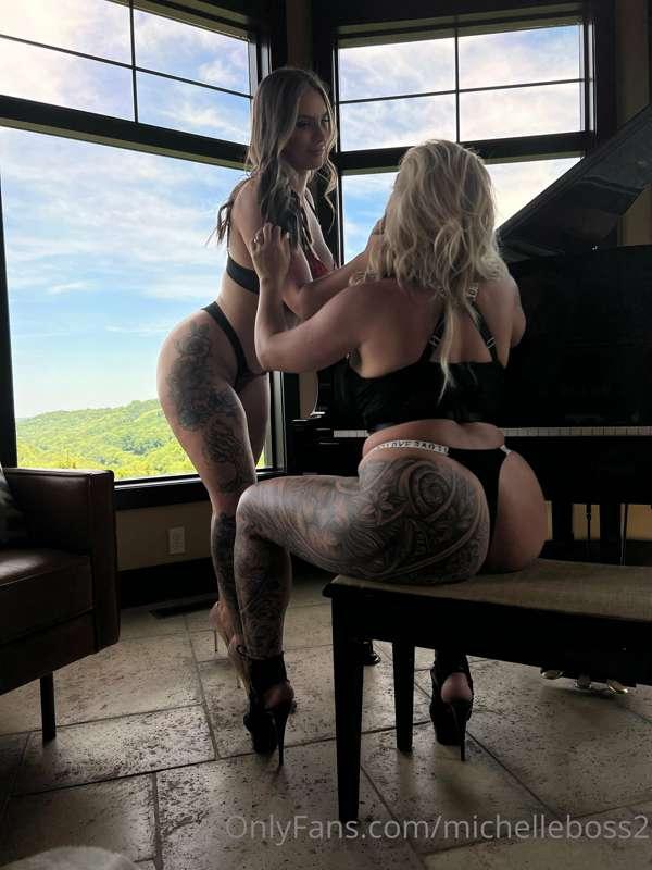 @xsavanna.xxfree  and I decide to take it to the bedroom. Al..