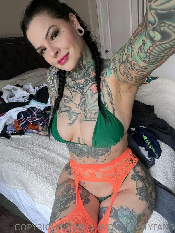 Convince me to do something naughty at https://onlyfans.com/..