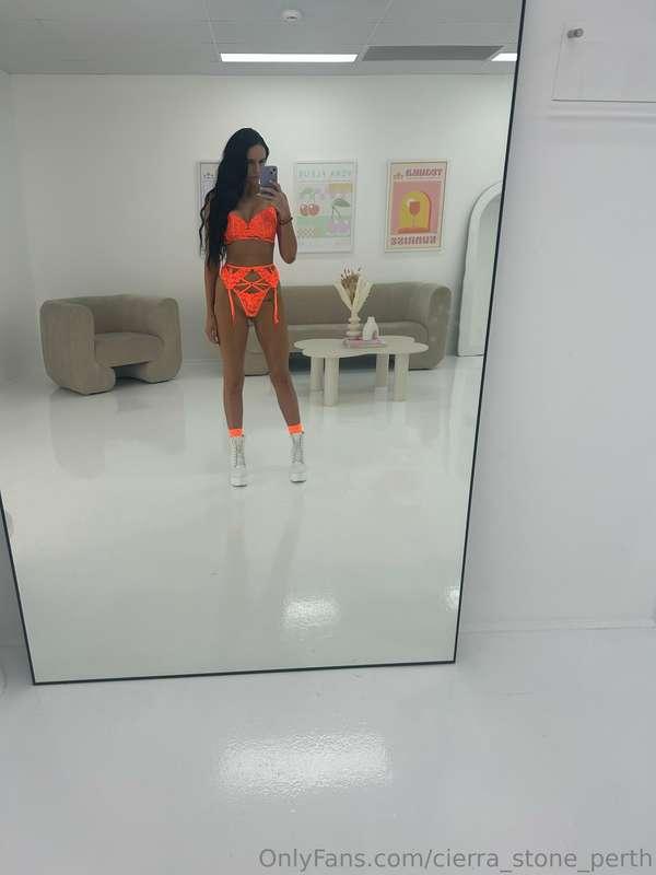 How do I look in Orange 🍊 🧡