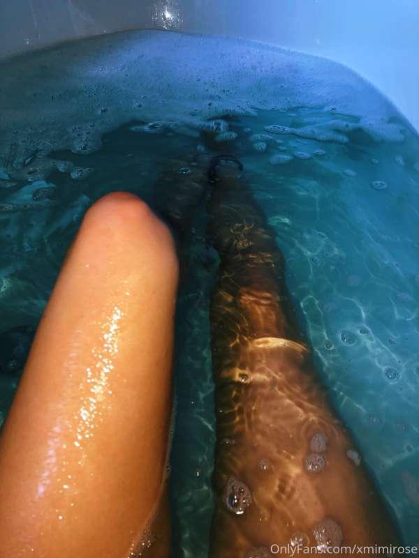 Bank holiday bath time 🛁