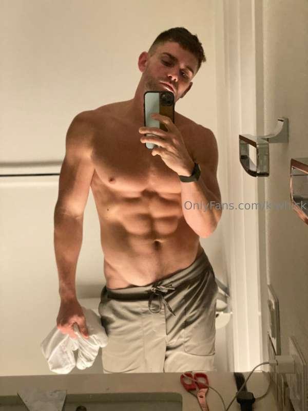 👀