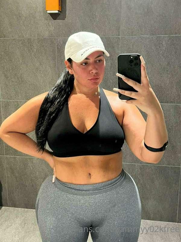 Think you can handle a gym tease like me? 🙈