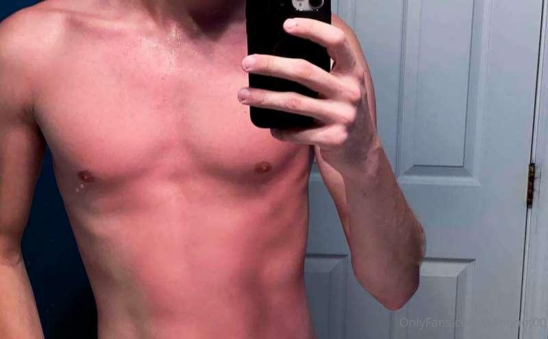 I kinda got sun burnt... unlock the post if u want to see fu..