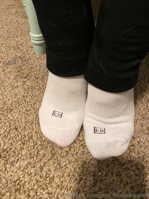 mrs_footjobqueen image #1