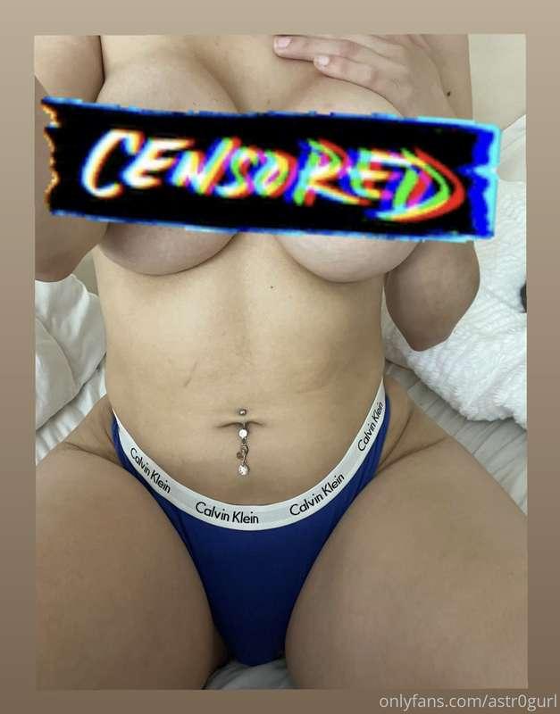 my titties are spilling out 😰