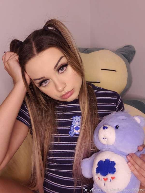 Grumpy cause you didn't see my new sextape on my VIP page!! ..