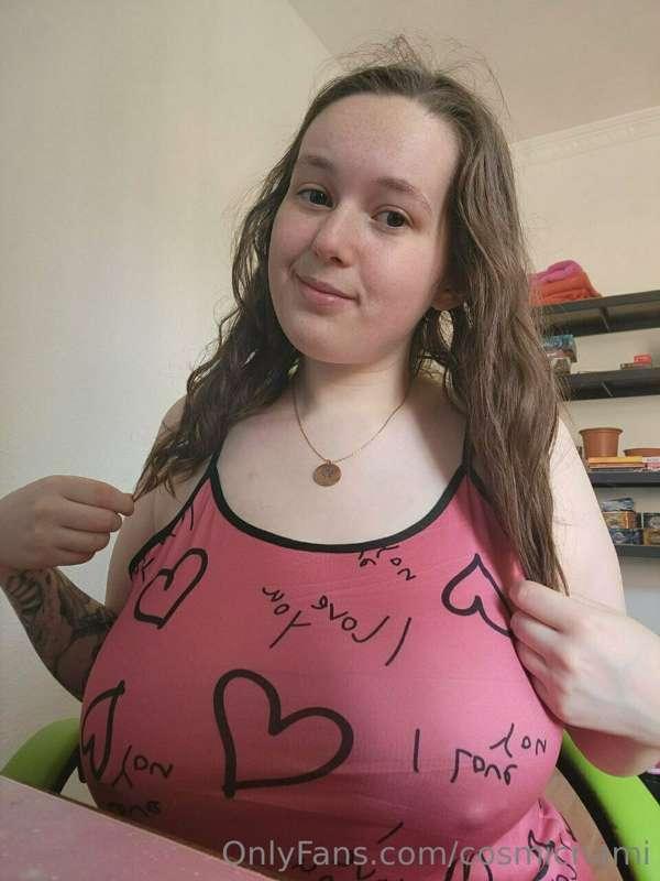 ## @nerdynami is the kinky, gamer who streams horror  games ..