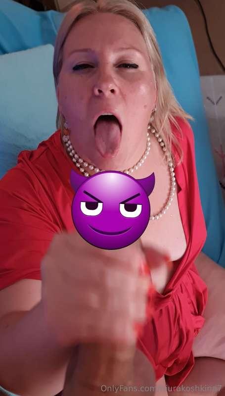 Let me taste your delicious cum💦

#cumfacial #blonde #bbw #f..