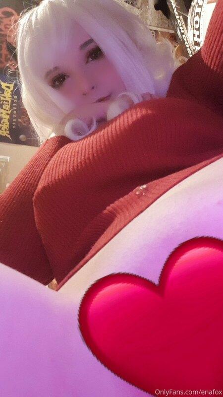Oh! hello down there ❤ mind if i sit on you?