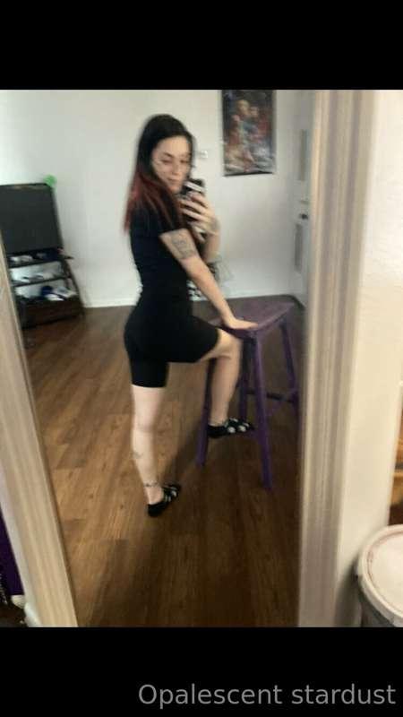 I love wearing all black. ✨